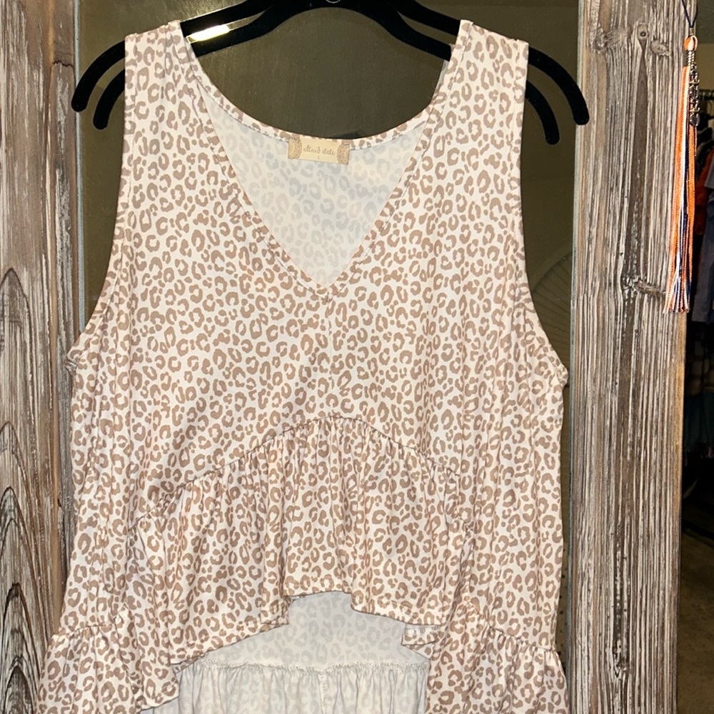 Size L Altar’d State animal print tank